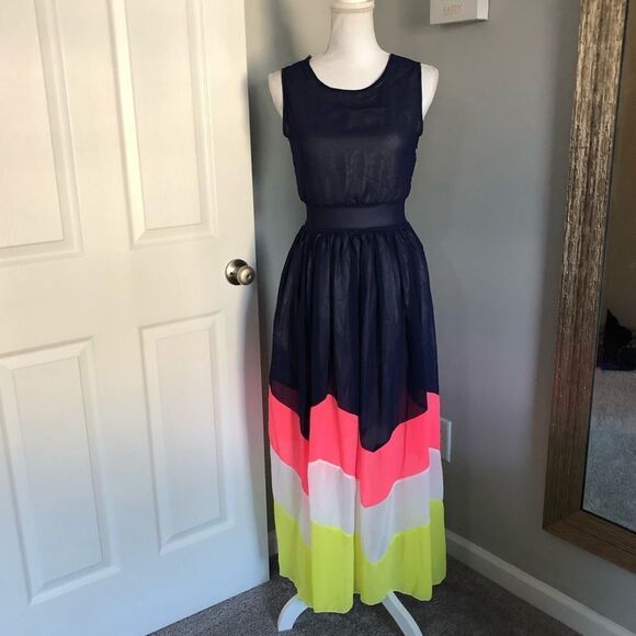 Dresses & Skirts - Navy Colorblock Maxi Dress